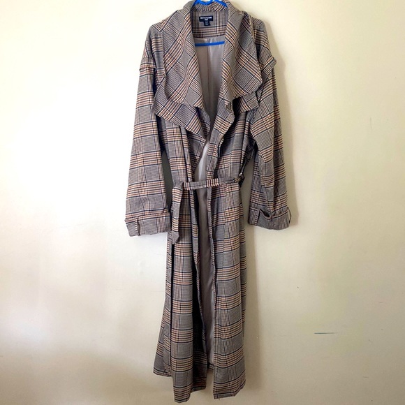 Pretty Little Thing Plus Size Plaid Coat - Picture 1 of 4